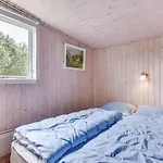 Annakarin - 500m From The Sea By Interhome *