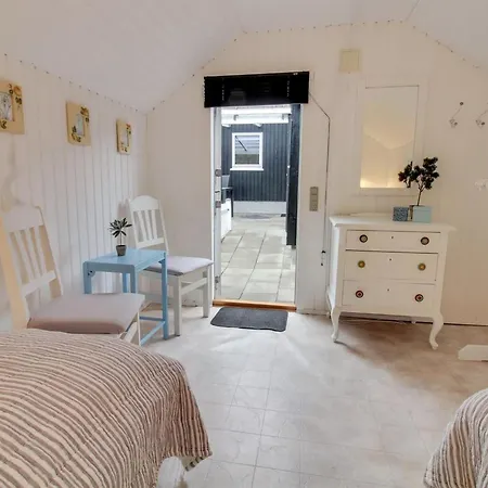 Annakarin - 500m From The Sea By Interhome