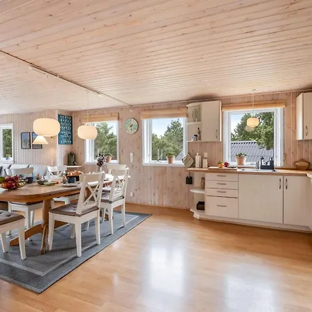 Annakarin - 500m From The Sea By Interhome *