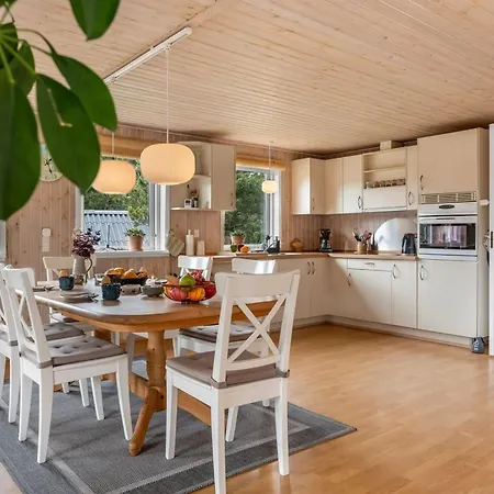 Holiday home Annakarin - 500m From The Sea By Interhome