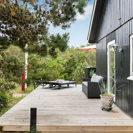 Annakarin - 500m From The Sea By Interhome *