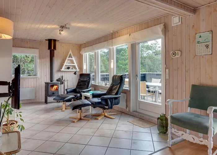 Annakarin - 500m From The Sea By Interhome